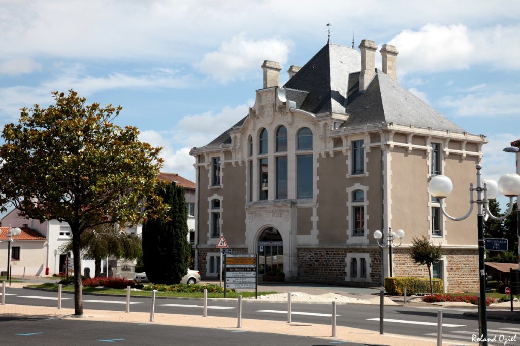 Photo ancien hôtel de ville de Challans en Vendée